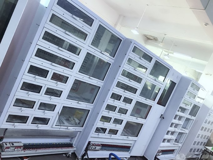 디저트 CE 인증 OEM 3을 위한 1500W 로커 자동 판매기